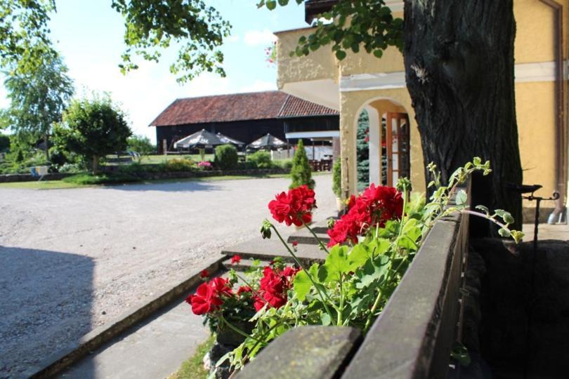 Folwark Tumiany Pokoje & Restauracja Exterior photo